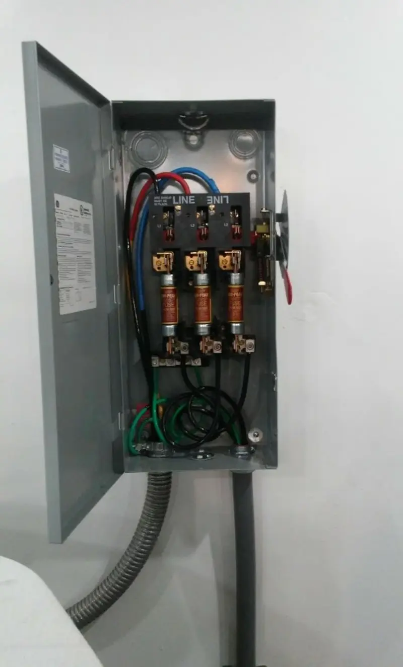 Three-phase disconnect switch installed for Smoke Detector Installation in Margate City